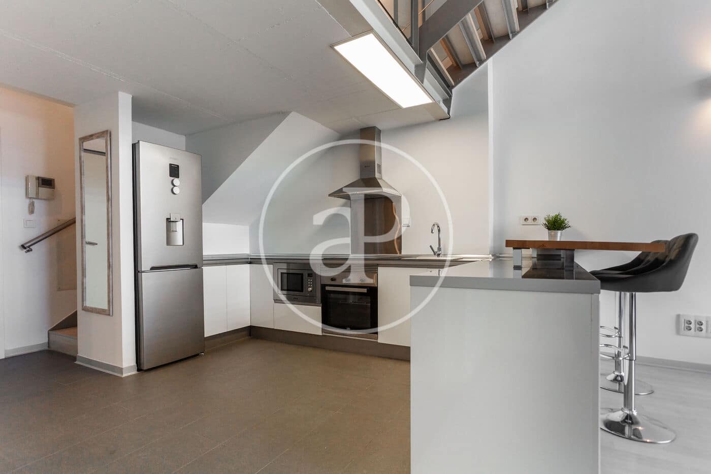 1 soverom Penthouse til leie i Valencia by med svømmebasseng - € 1 350 (Ref: 8843589)