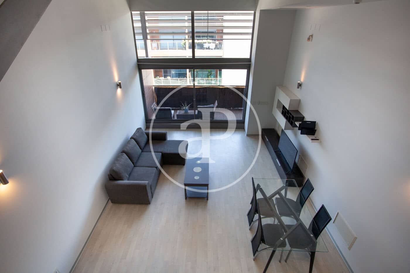 1 soverom Penthouse til leie i Valencia by med svømmebasseng - € 1 350 (Ref: 8843589)