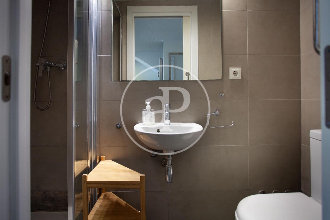 1 soverom Penthouse til leie i Valencia by med svømmebasseng - € 1 350 (Ref: 8843589)