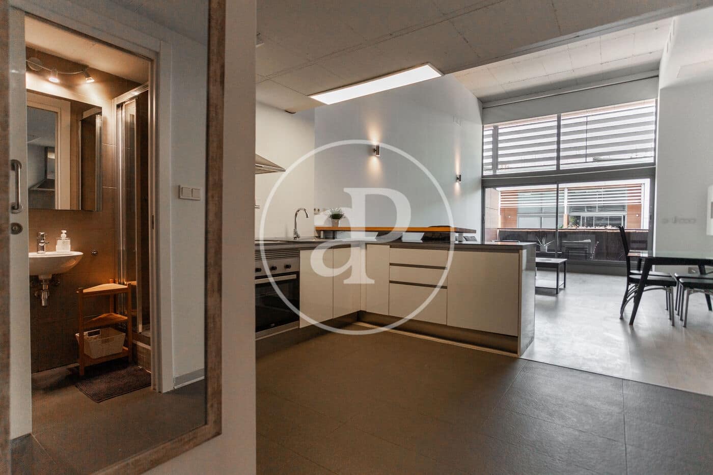 1 soverom Penthouse til leie i Valencia by med svømmebasseng - € 1 350 (Ref: 8843589)