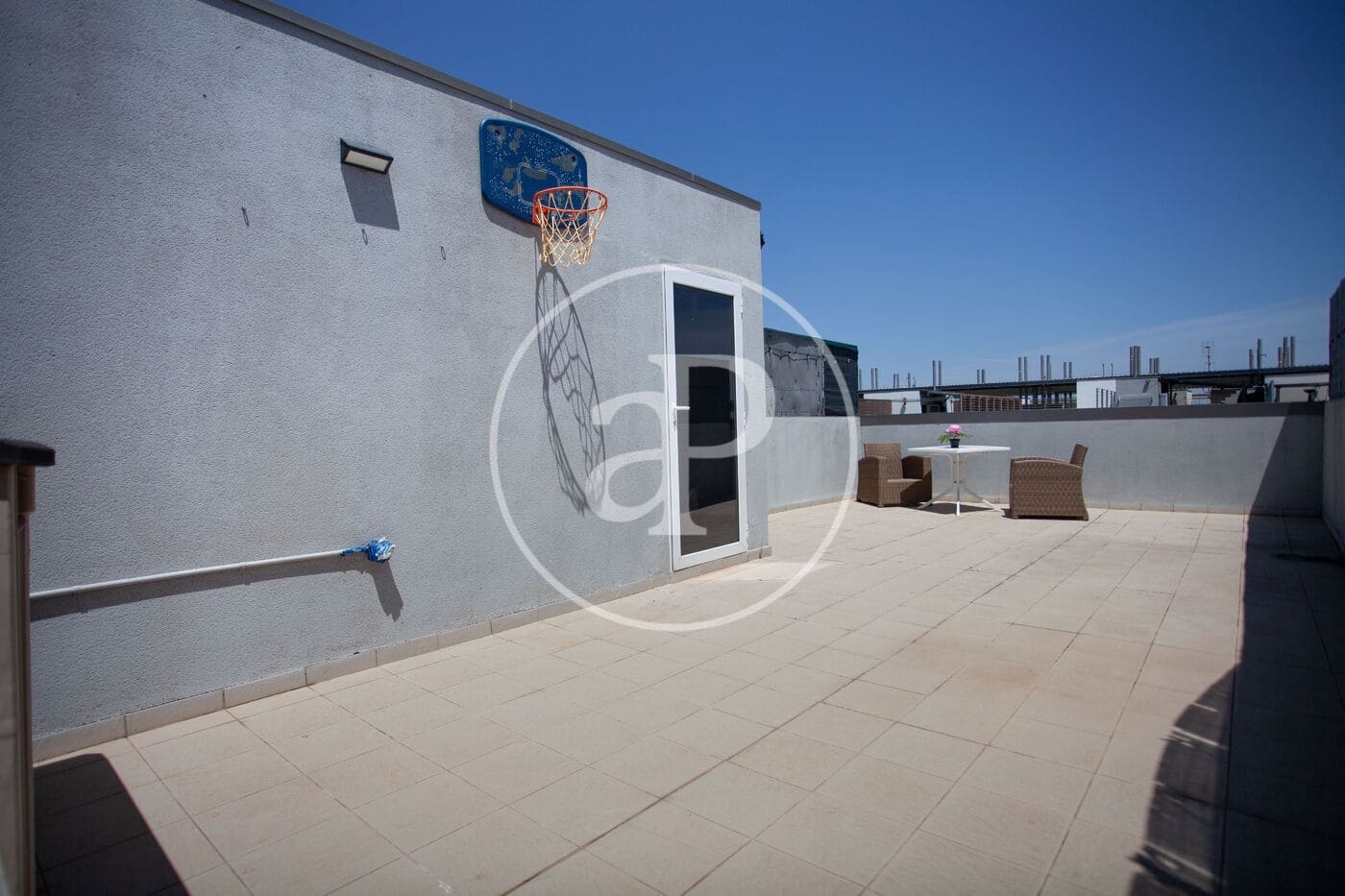 1 soverom Penthouse til leie i Valencia by med svømmebasseng - € 1 350 (Ref: 8843589)