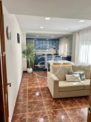 3 bedroom Apartment for rent in Nou Moles, Valencia city - € 1,300 (Ref: 8851857)