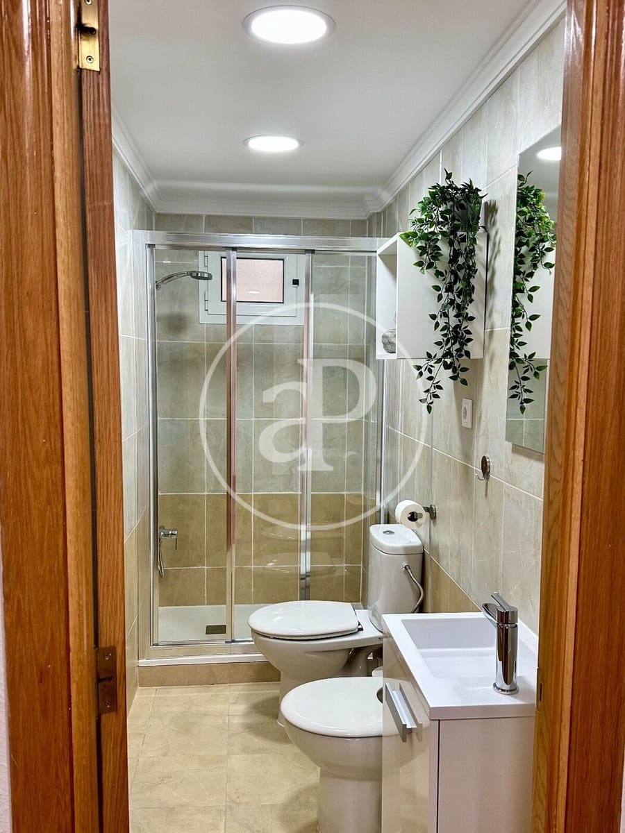 3 bedroom Apartment for rent in Valencia city - € 1,300 (Ref: 8851857)