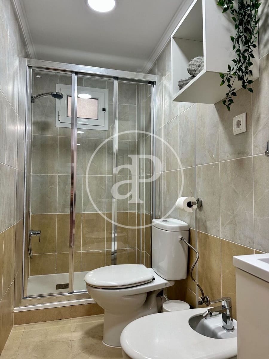 3 bedroom Apartment for rent in Valencia city - € 1,300 (Ref: 8851857)