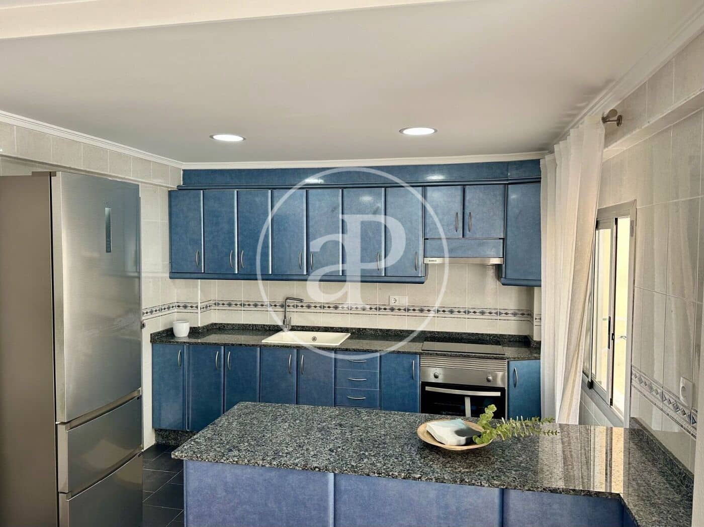 3 bedroom Apartment for rent in Valencia city - € 1,300 (Ref: 8851857)