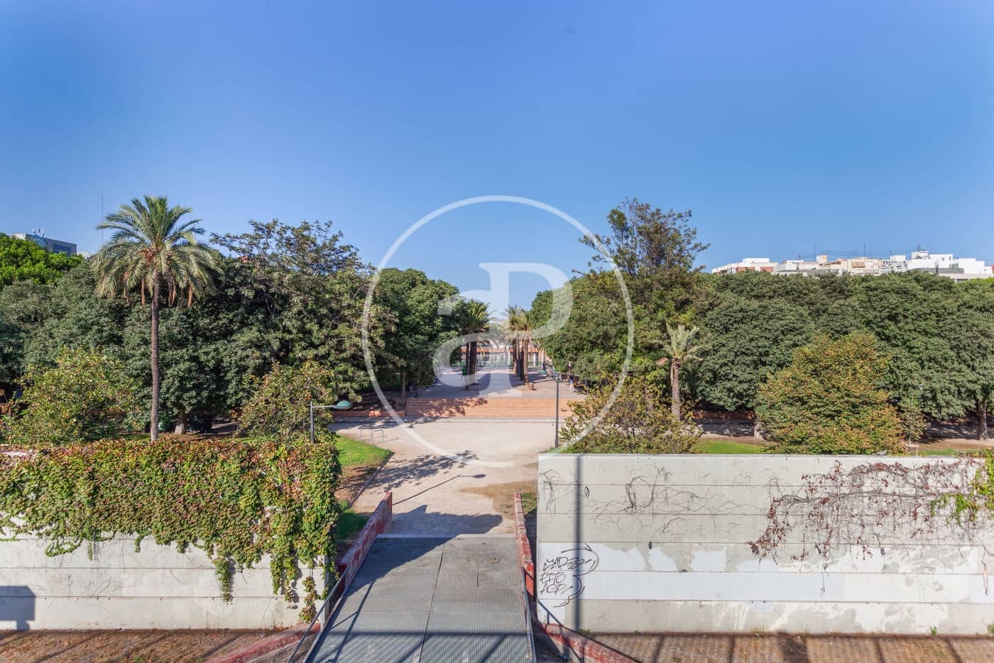 3 bedroom Apartment for rent in Valencia city - € 1,300 (Ref: 8851857)