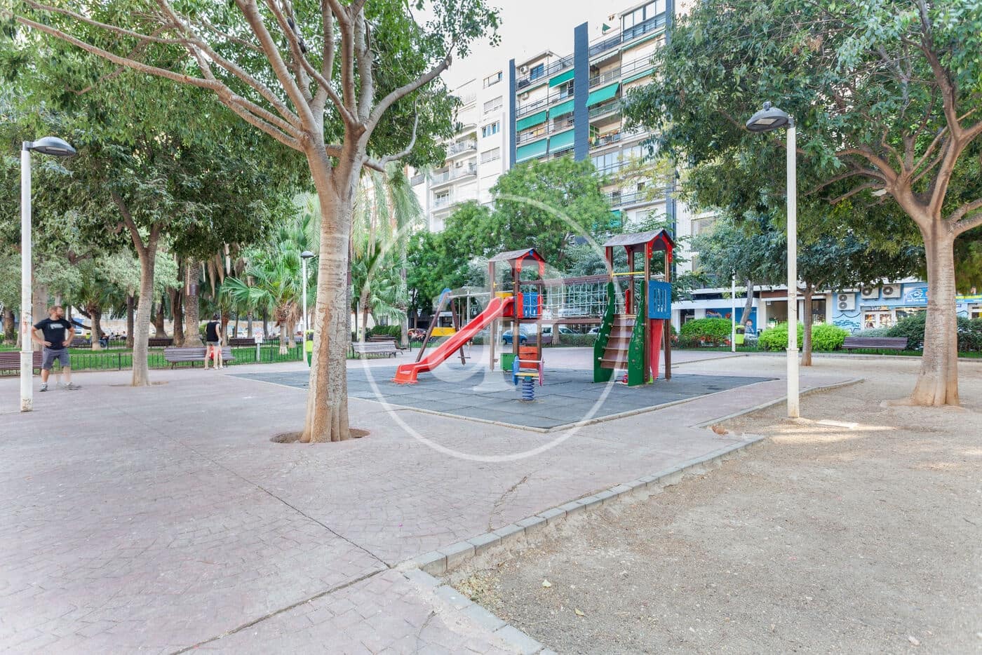 3 bedroom Apartment for rent in Valencia city - € 1,300 (Ref: 8851857)