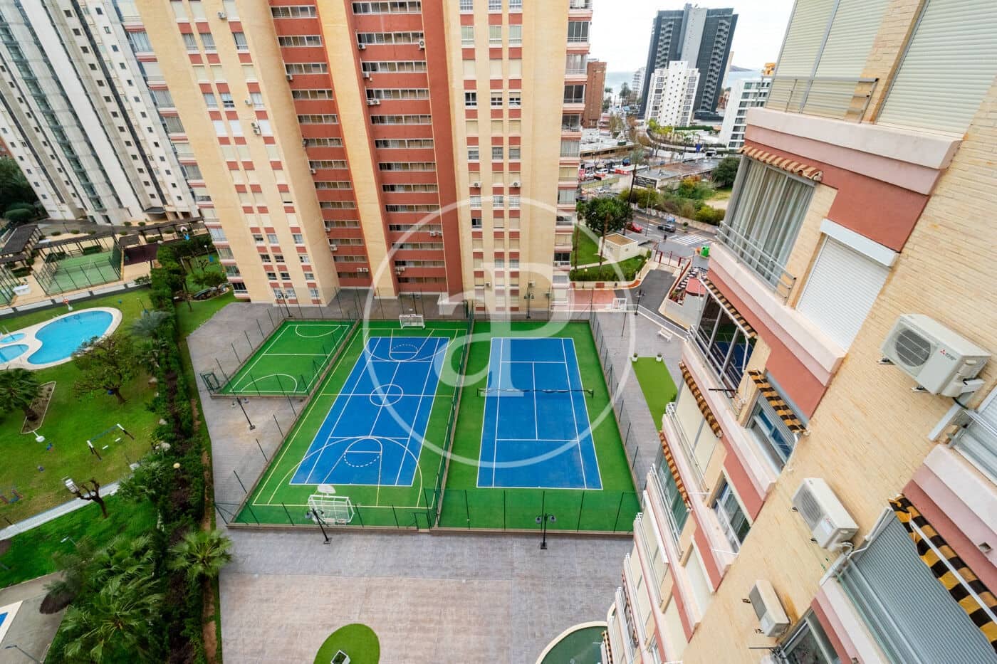 3 bedroom Apartment for sale in Benidorm with pool - € 275,000 (Ref: 8851865)