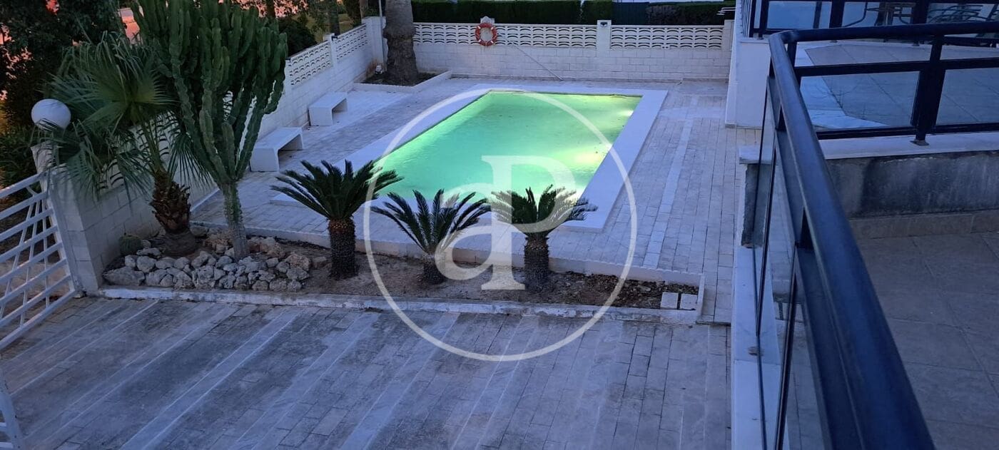 2 Zimmer Apartment zu vermieten in Oliva mit Pool - 850 € (Ref: 8866237)
