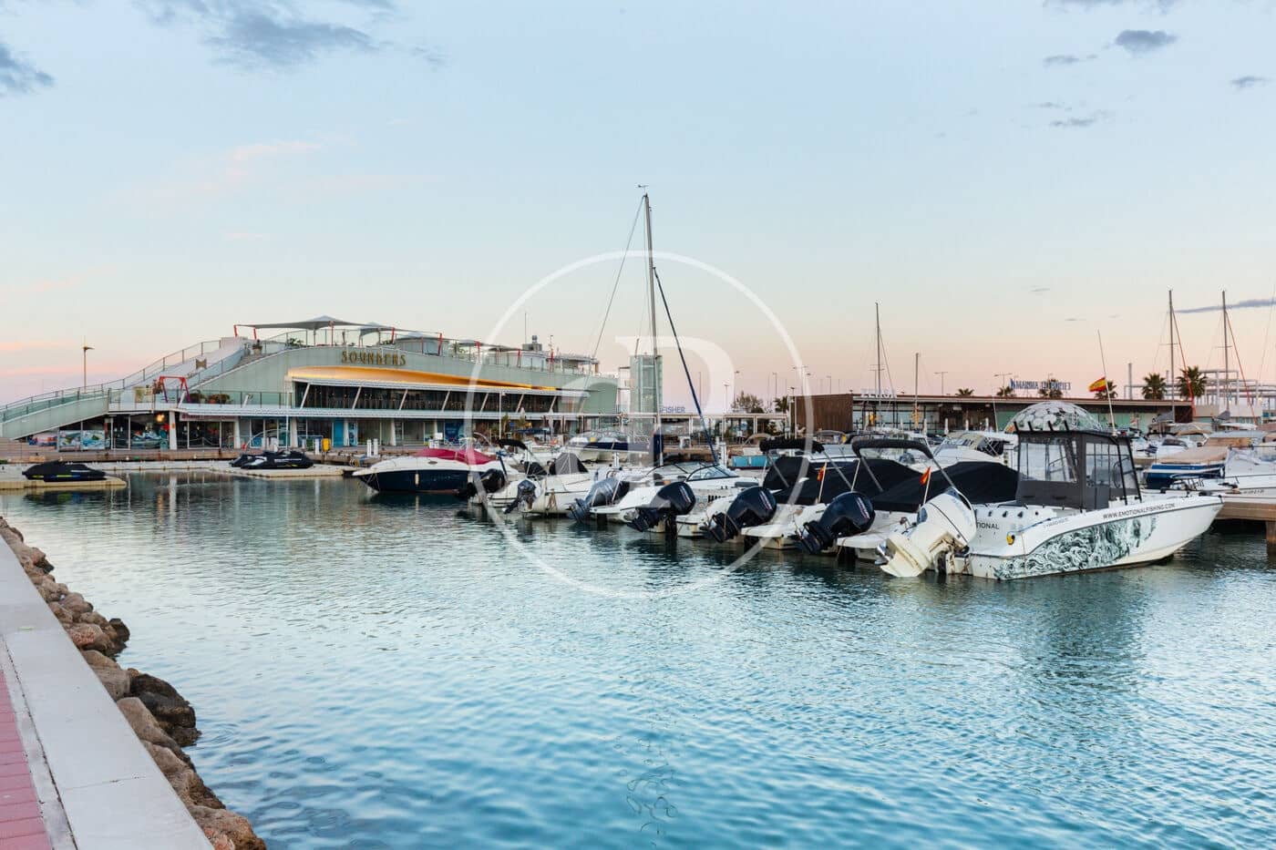 2 Zimmer Apartment zu vermieten in Oliva mit Pool - 850 € (Ref: 8866237)