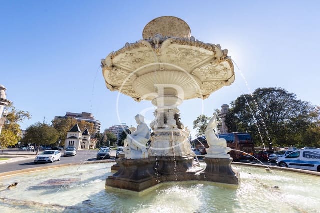 1 bedroom Villa for sale in Exposicio, Valencia city - € 250,000 (Ref: 8869830)