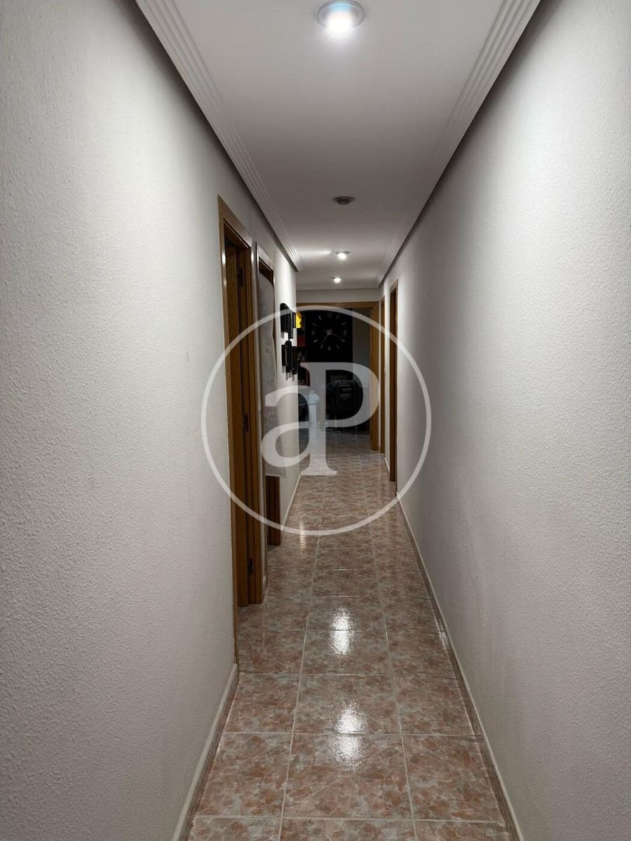 3 soveværelse Lejlighed til salg i Alicante by med swimmingpool - € 240.000 (Ref: 8874709)