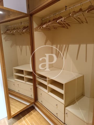 3 soveværelse Lejlighed til leje i Ciutat de les Arts i de les Ciencies, Valencia by med swimmingpool - € 2.350 (Ref: 8880126)