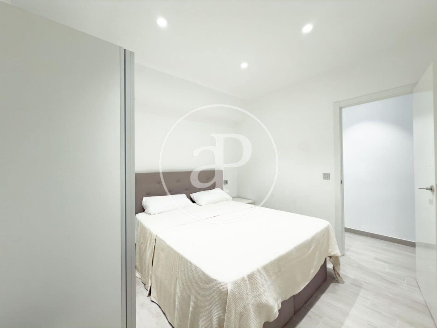 3 sypialnia Apartament do wynajęcia w Miasto Walencja - 1 700 € (Ref: 8880128)