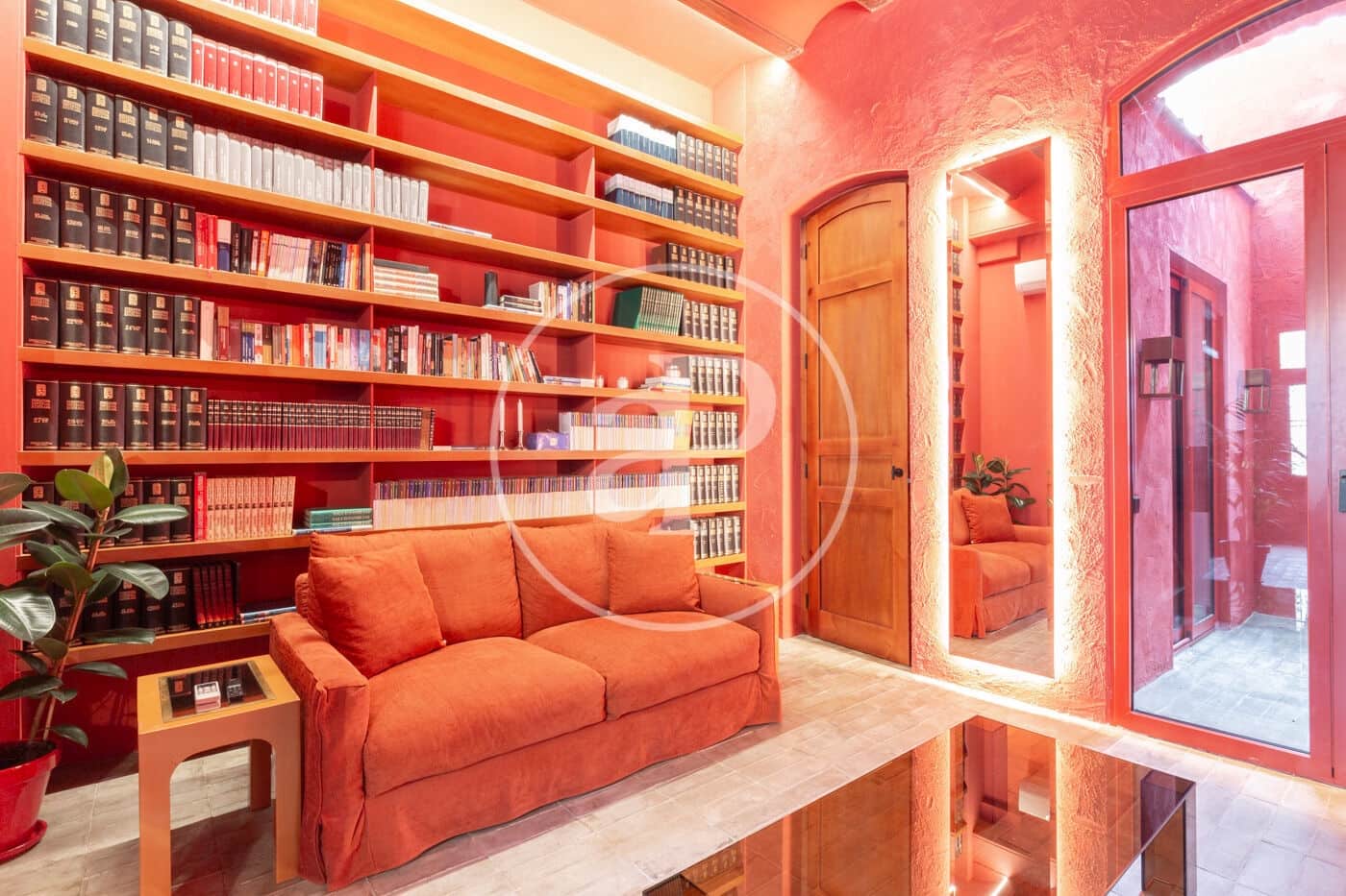 2 bedroom Villa for sale in Valencia city - € 630,000 (Ref: 8880129)