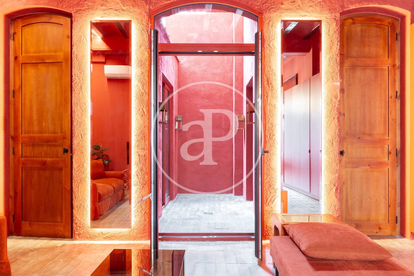 2 bedroom Villa for sale in Valencia city - € 630,000 (Ref: 8880129)