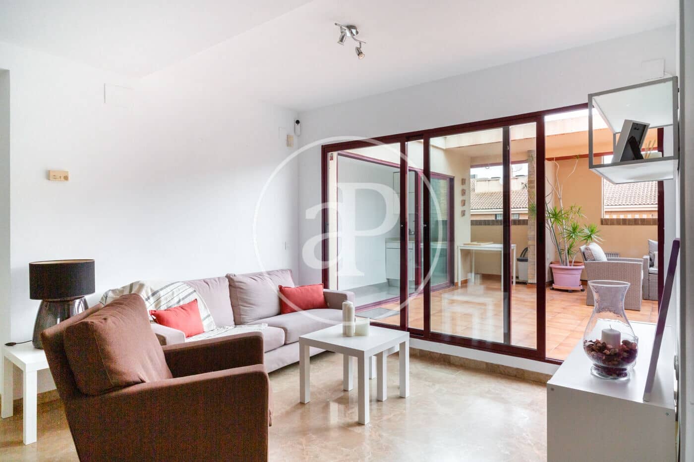 Ático de 3 habitaciones en València ciudad en alquiler - 1.750 € (Ref: 8893367)