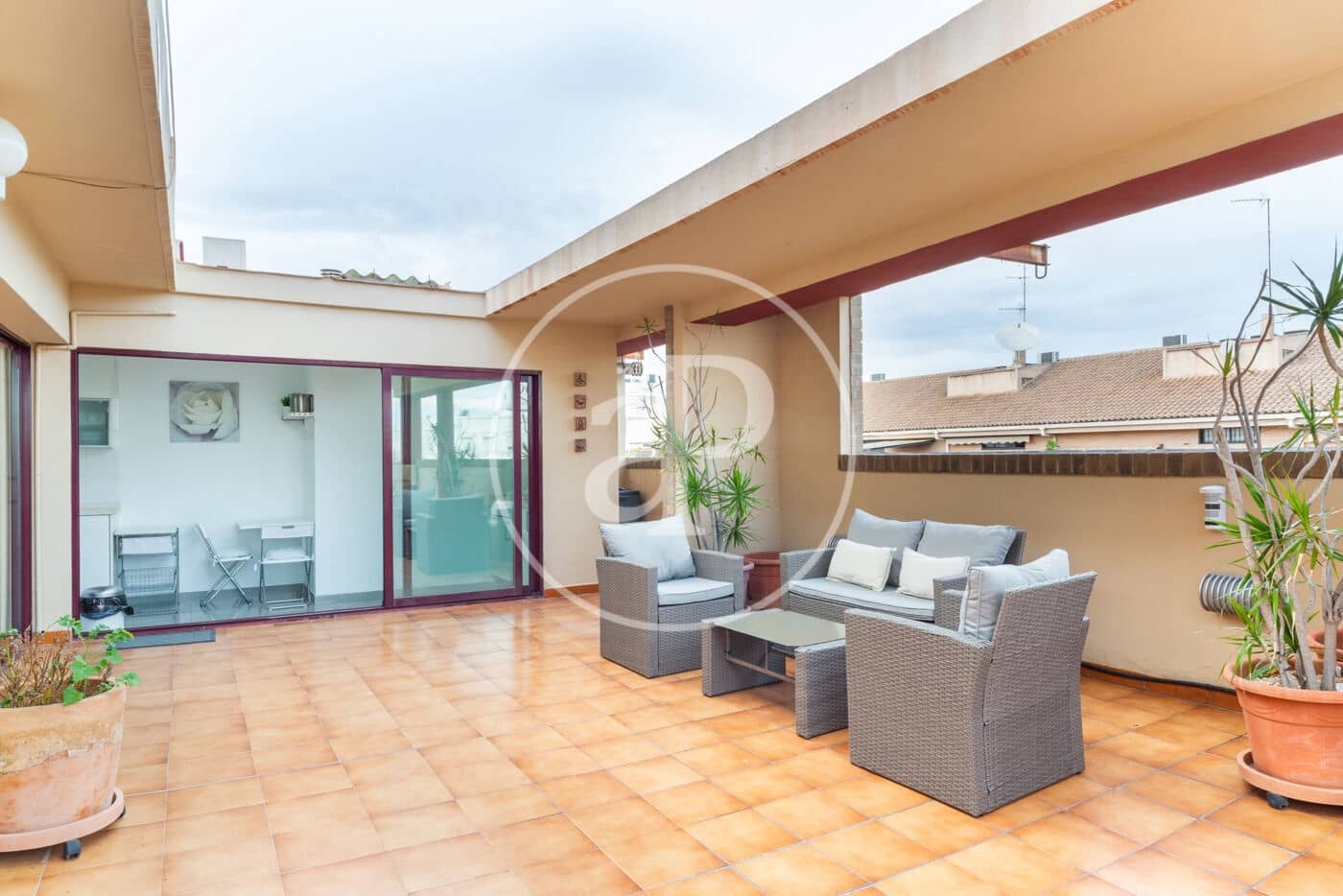 Ático de 3 habitaciones en València ciudad en alquiler - 1.750 € (Ref: 8893367)