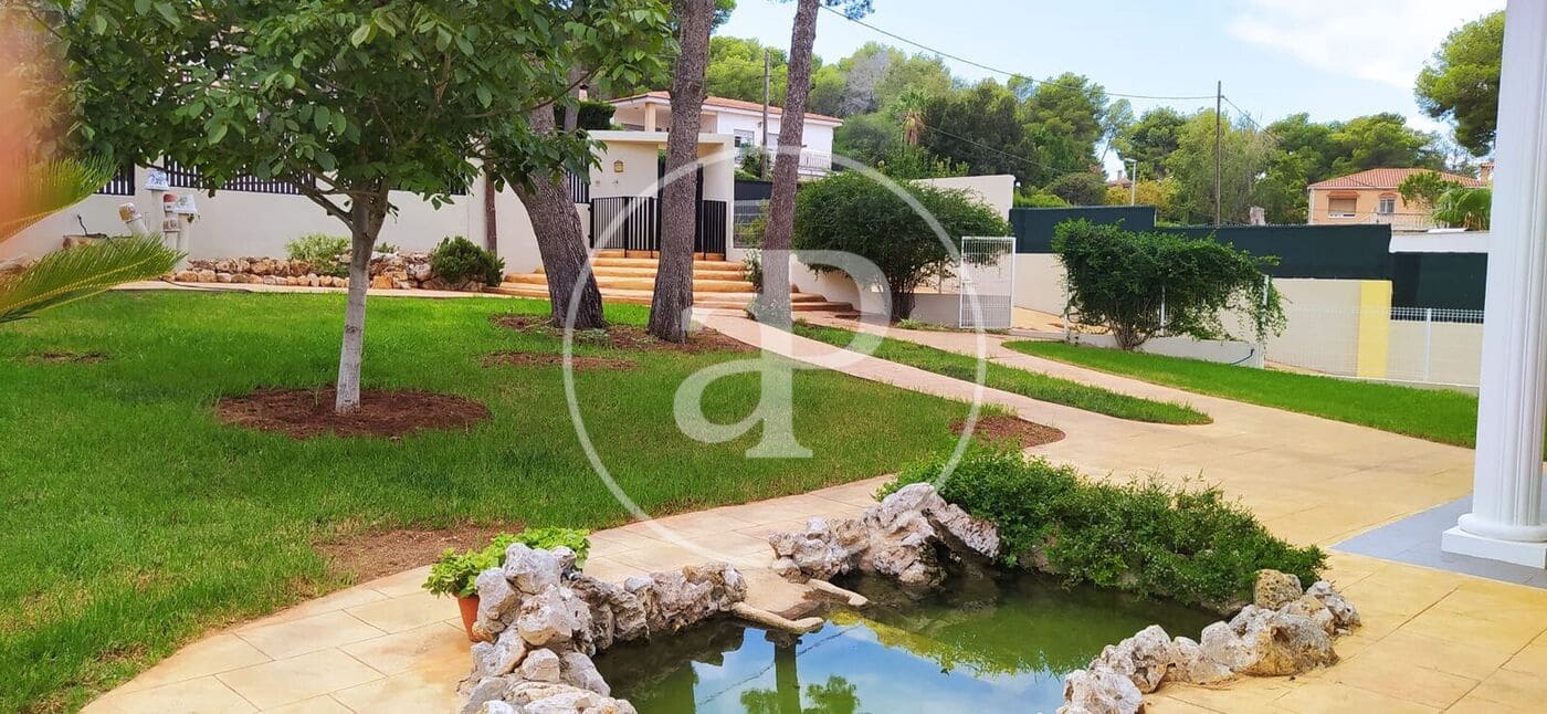 4 bedroom Villa for sale in Picassent with pool - € 750,000 (Ref: 8894910)