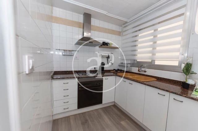 3 bedroom Apartment for rent in Aldaia - € 1,600 (Ref: 8900430)