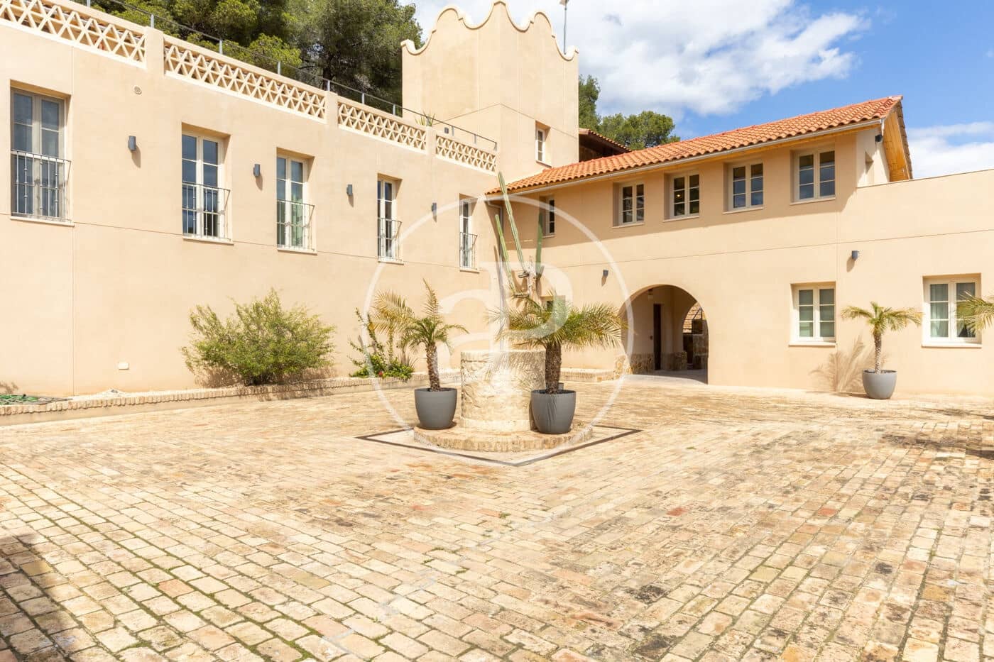 16 soveværelse Finca/Landehus til salg i Naquera med swimmingpool - € 3.650.000 (Ref: 8902361)