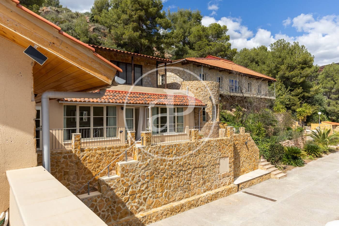 16 soveværelse Finca/Landehus til salg i Naquera med swimmingpool - € 3.650.000 (Ref: 8902361)