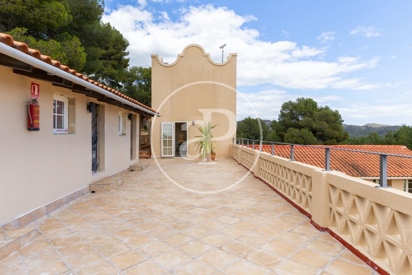 16 soveværelse Finca/Landehus til salg i Naquera med swimmingpool - € 3.650.000 (Ref: 8902361)