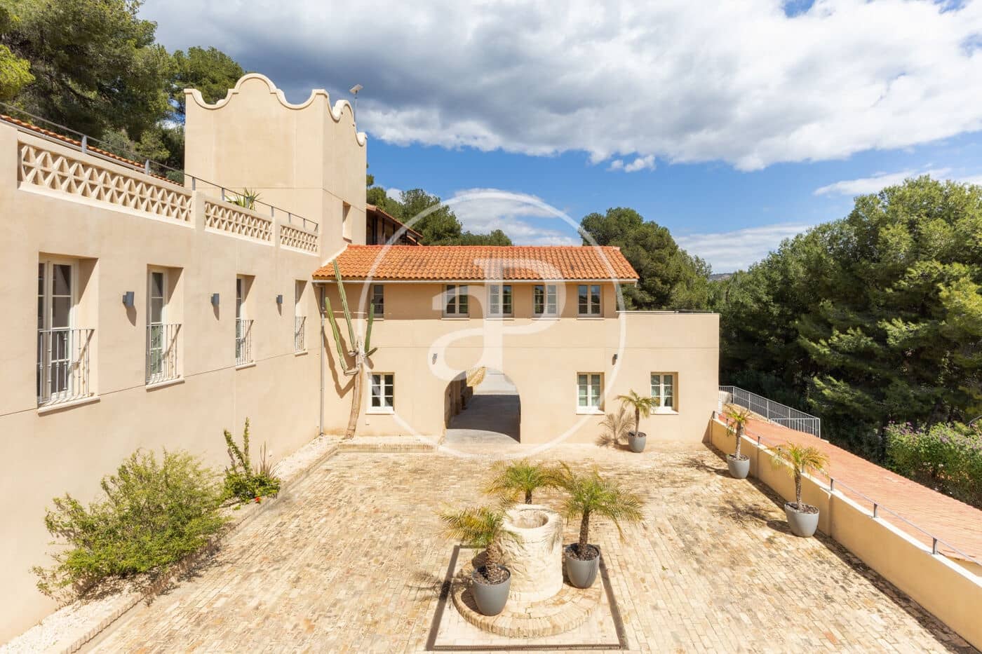 16 soveværelse Finca/Landehus til salg i Naquera med swimmingpool - € 3.650.000 (Ref: 8902361)