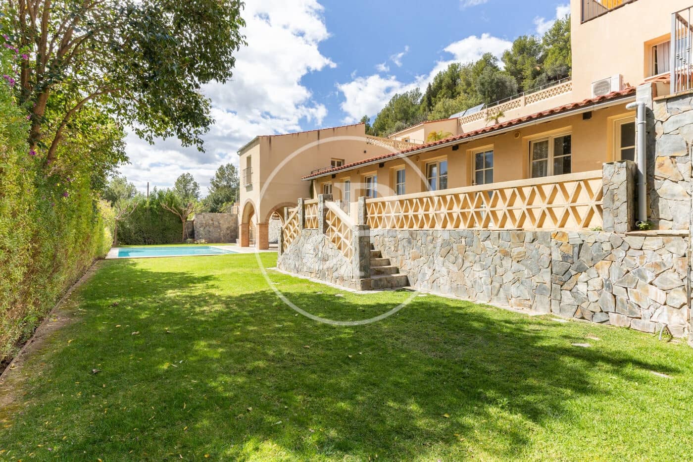 16 soveværelse Finca/Landehus til salg i Naquera med swimmingpool - € 3.650.000 (Ref: 8902361)