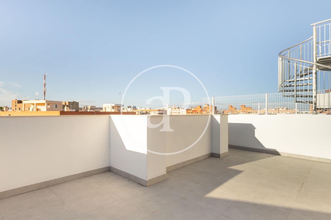 2 bedroom Penthouse for sale in Valencia city - € 480,000 (Ref: 8905597)
