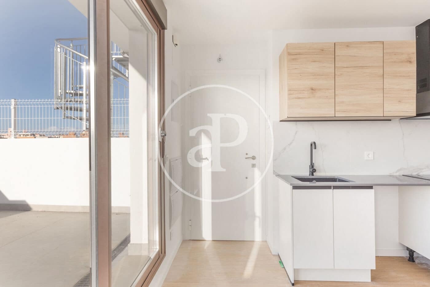 2 bedroom Penthouse for sale in Valencia city - € 480,000 (Ref: 8905597)