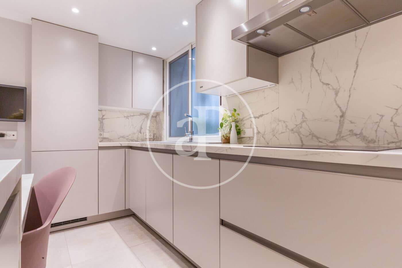 3 sypialnia Apartament do wynajęcia w Miasto Walencja - 3 200 € (Ref: 8907706)