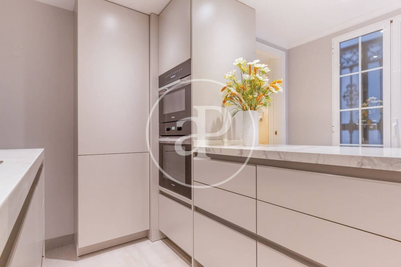 3 sypialnia Apartament do wynajęcia w Miasto Walencja - 3 200 € (Ref: 8907706)