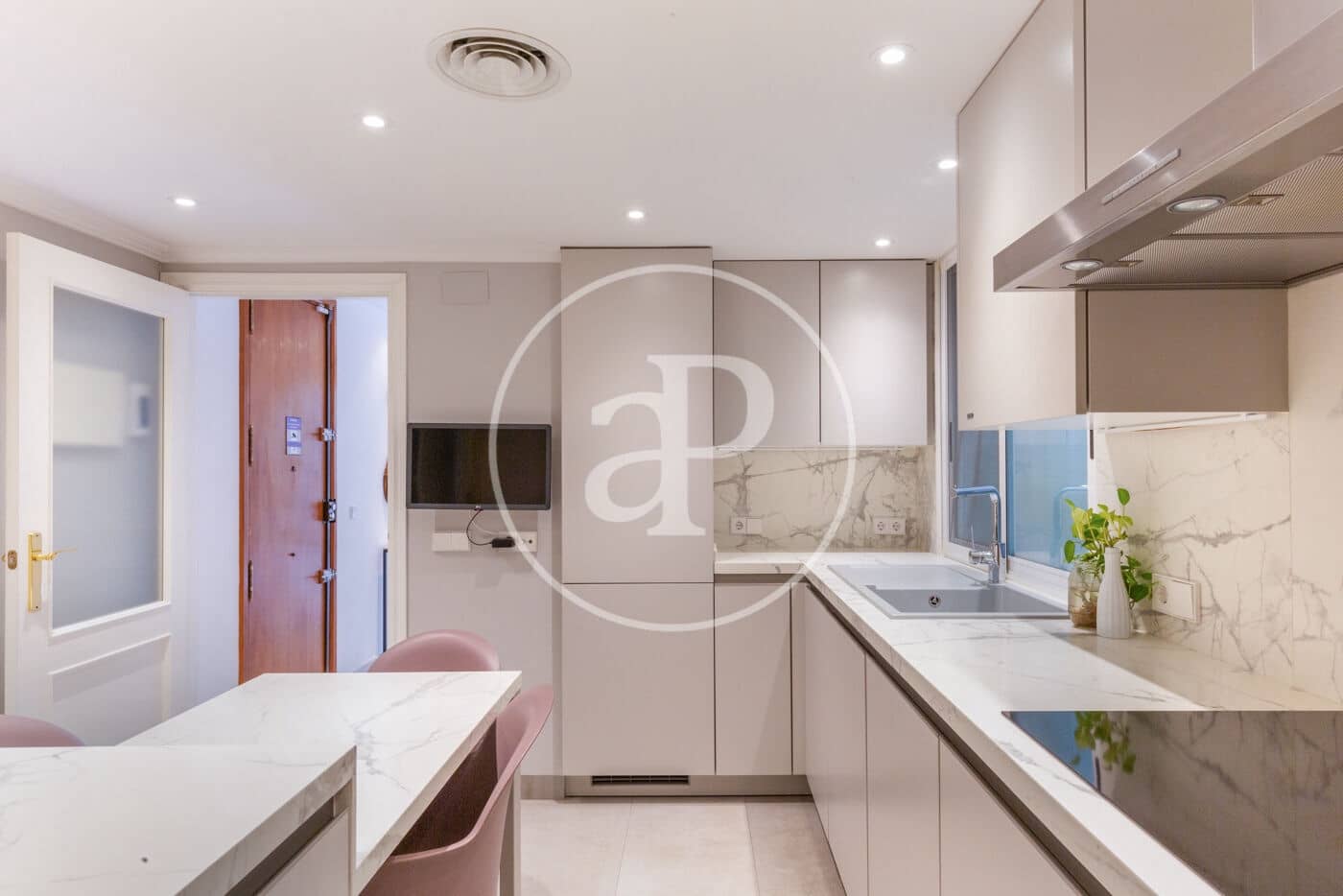 3 sypialnia Apartament do wynajęcia w Miasto Walencja - 3 200 € (Ref: 8907706)