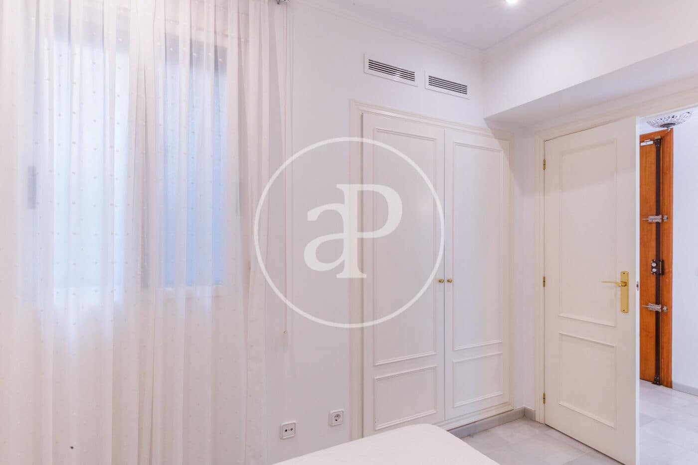 3 sypialnia Apartament do wynajęcia w Miasto Walencja - 3 200 € (Ref: 8907706)