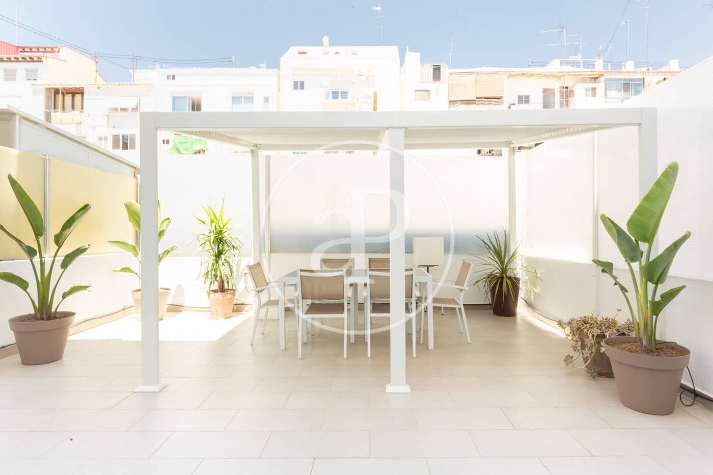 3 sovrum Lägenhet att hyra i Valencia stad - 1 900 € (Ref: 8911333)