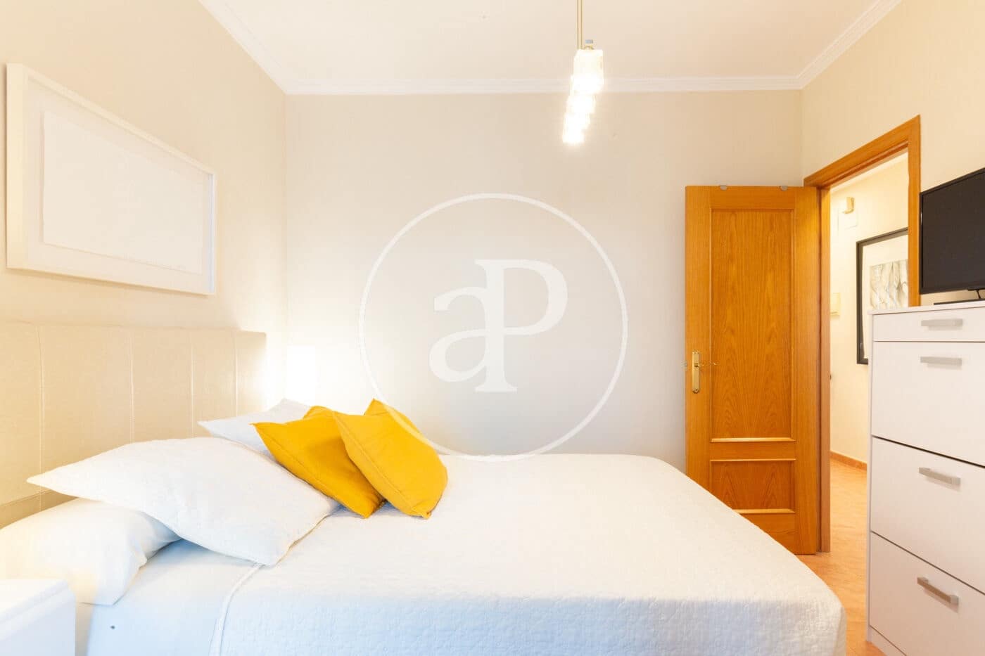 3 sovrum Lägenhet att hyra i Valencia stad - 1 900 € (Ref: 8911333)