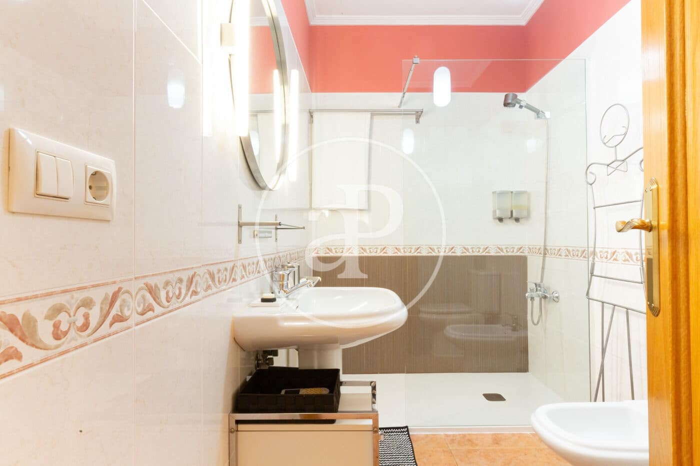 3 sovrum Lägenhet att hyra i Valencia stad - 1 900 € (Ref: 8911333)