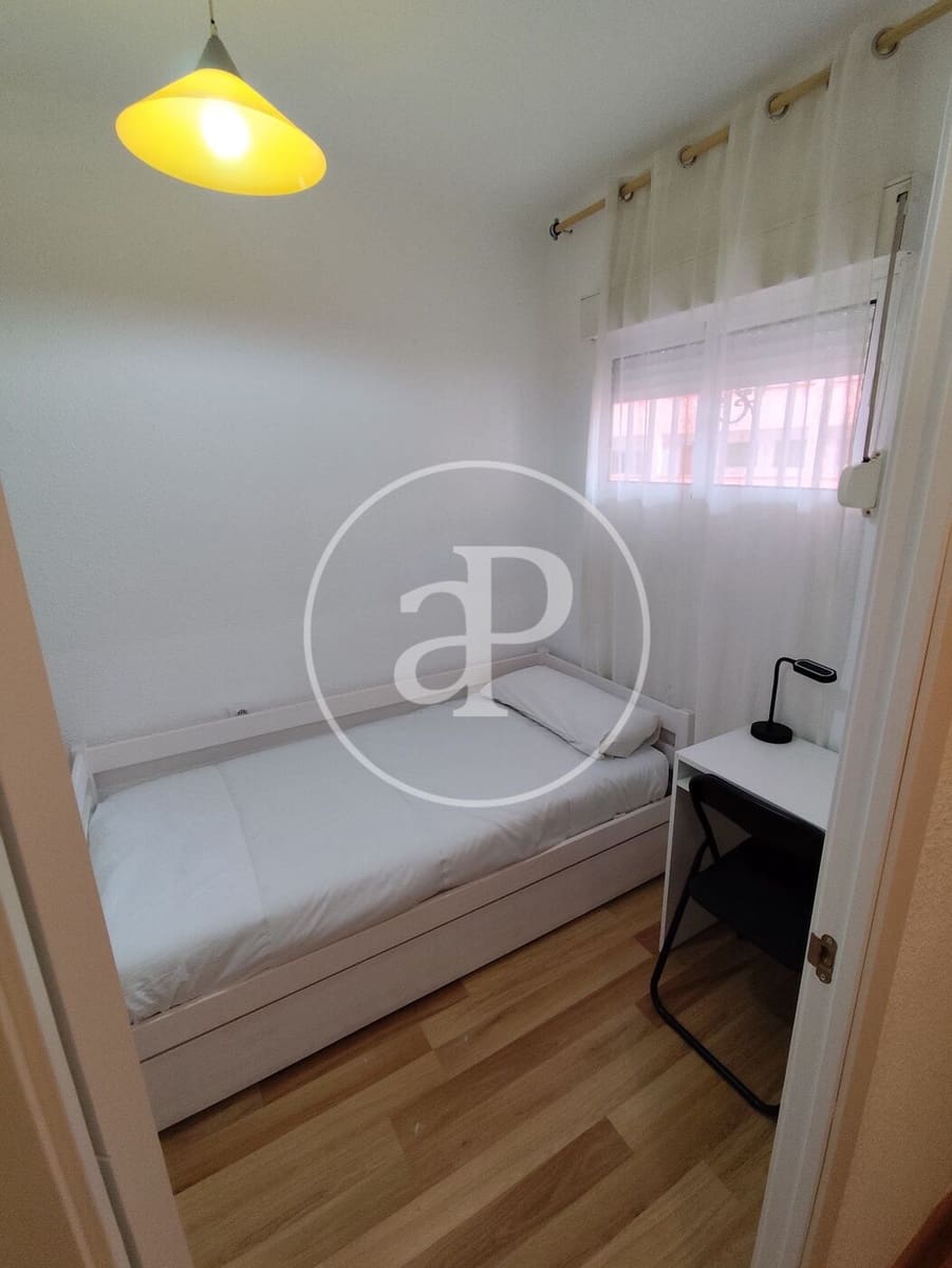 3 slaapkamer Appartement te huur in Valencia stad - € 1.300 (Ref: 8911339)