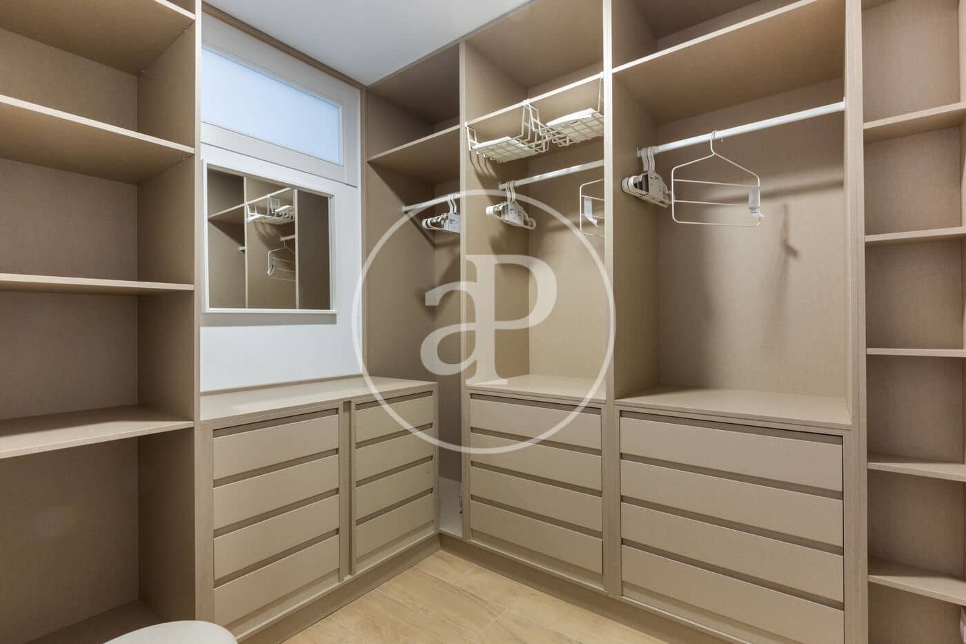 3 soveværelse Lejlighed til leje i Valencia by - € 1.700 (Ref: 8915544)