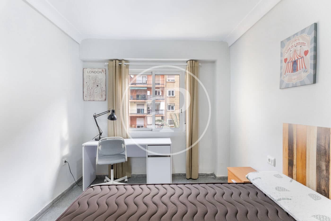 Apartamento de 3 habitaciones en València ciudad en alquiler - 1.450 € (Ref: 8924178)