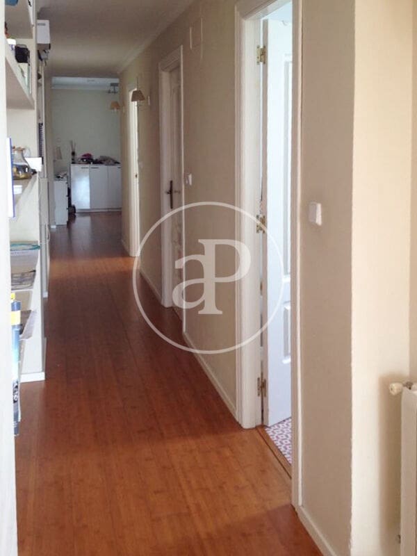 Penthouse de 3 chambres à louer à Valence ville - 2 300 € (Ref: 8926880)