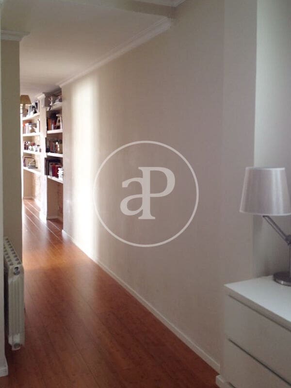 Penthouse de 3 chambres à louer à Valence ville - 2 300 € (Ref: 8926880)