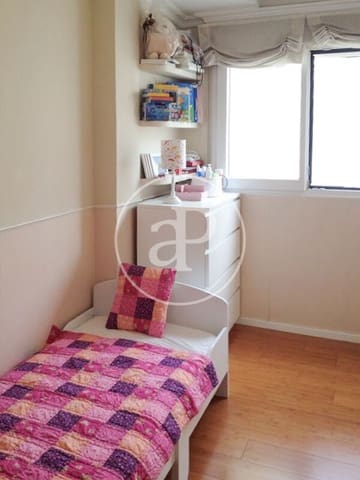 3 soverom Penthouse til leie i Exposicio, Valencia by - € 2 300 (Ref: 8926880)