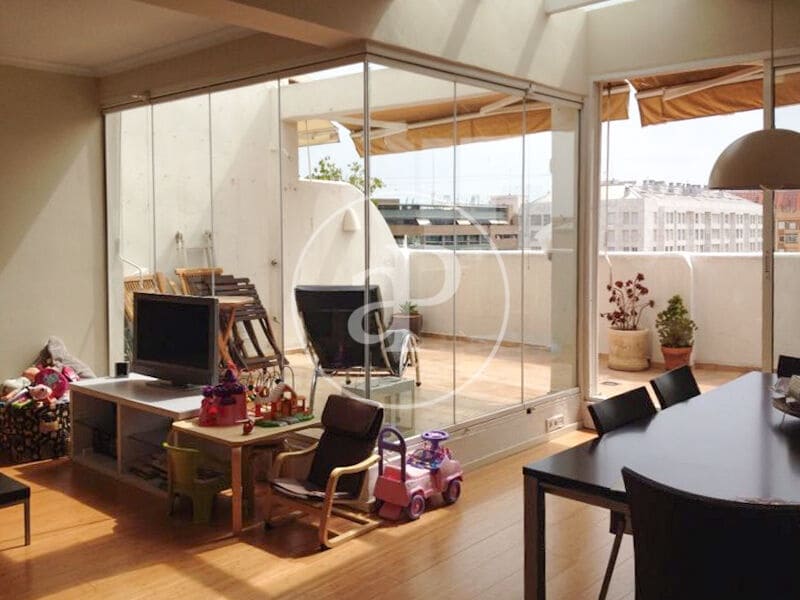 Penthouse de 3 chambres à louer à Valence ville - 2 300 € (Ref: 8926880)