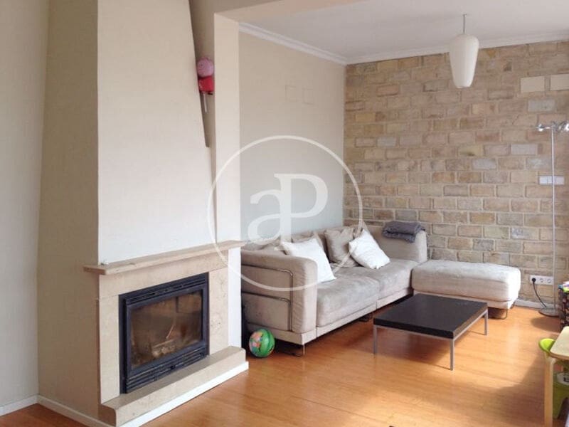 Penthouse de 3 chambres à louer à Valence ville - 2 300 € (Ref: 8926880)