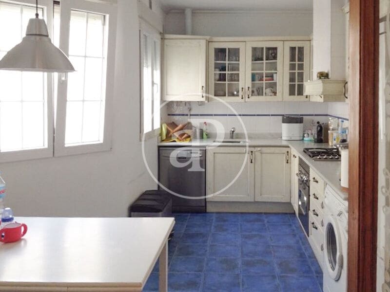 Penthouse de 3 chambres à louer à Valence ville - 2 300 € (Ref: 8926880)