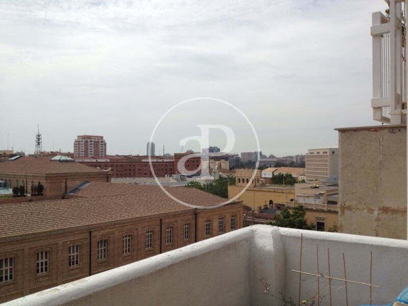 Penthouse de 3 chambres à louer à Valence ville - 2 300 € (Ref: 8926880)