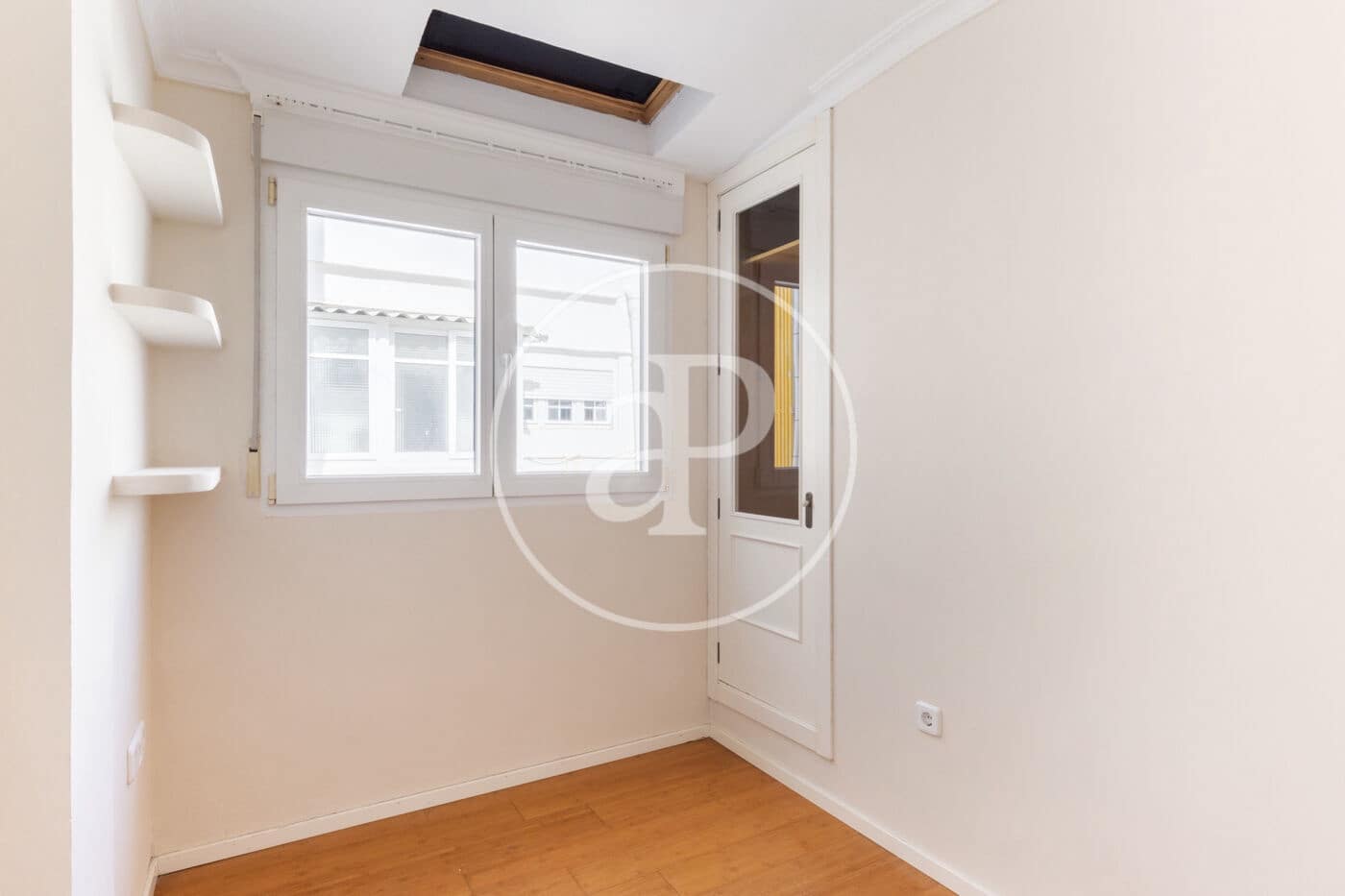 3 sovrum Takvåning att hyra i Valencia stad - 2 300 € (Ref: 8926880)