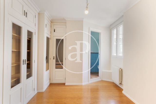 3 slaapkamer Penthouse te huur in Exposicio, Valencia stad - € 2.300 (Ref: 8926880)